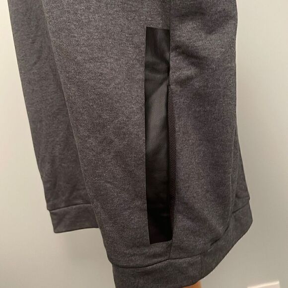 Classic Adidas Athletic Pullover  - Picture 3 of 12